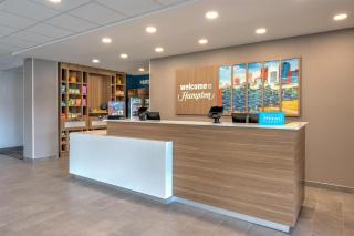 Hampton Inn & Suites by Hilton Little Rock Airport - 1