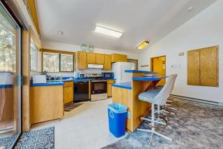 3 Bed 2 Bath Vacation home in Lake Coeur d'Alene - Hayden Lake - 1