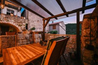 The House - Beli - 1