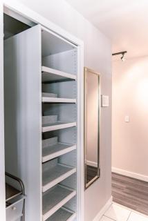 4-bedroom Burlington with AC & Wifi - 7