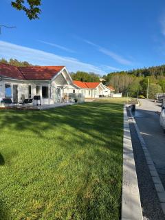 Sea view and beachfront house - Ljungskile - 1