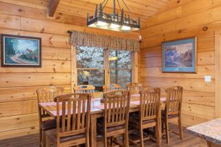 Teal's Treasure - Secluded Lakeside Cabin for 8 - 2