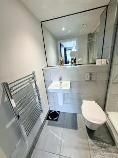 Modern Stay Two Bedroom Flat on Broad Street - Birmingham - 1