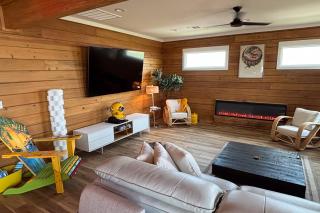 The Coppertone House - Crystal Beach - 2