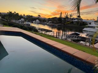 Waterfront Retreat in Helensvale - Gold Coast - 7