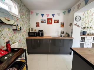 Yellow House Cottage - Southport - 4