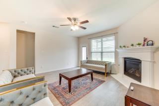 Walk to Lake Ray Hubbard Spacious Family Home! - Forney - 9