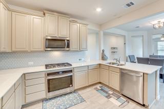 Walk to Lake Ray Hubbard Spacious Family Home! - Forney - 3