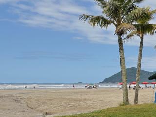 Casa com WiFi a 700 m da Praia de Maitinga - Bertioga - 0