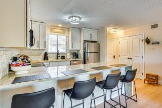 Lake and Pool Access Lazy Days Condo with Balcony! - Osage Beach - 8