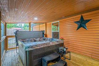 Paradise at the Smokies Cabin with HOT TUB! - 9