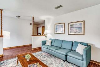 Mins to Beach & Shopping - Quaint Unit in Bellview - Pensacola - 3
