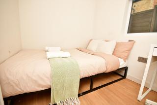 Double room with shared Bathroom in Kingstone central - Kingston upon Thames - 0