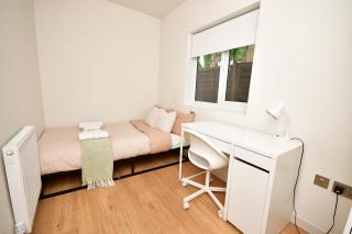 Double room with shared Bathroom in Kingstone central - Kingston upon Thames - 7