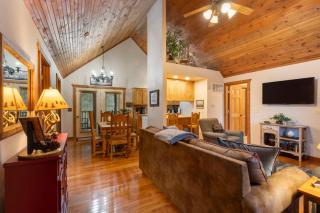 Simon's Treetop Cabin - 2 BDR in Popular Resort - Branson West - 5