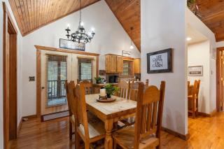 Simon's Treetop Cabin - 2 BDR in Popular Resort - Branson West - 3