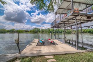 LD 1215 Dock Holiday - New Braunfels - 4