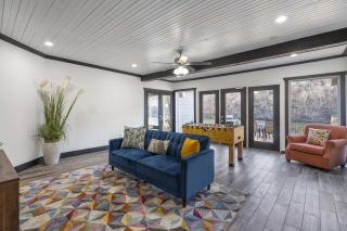 Foggy River Retreat - For 16 - 8