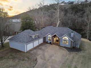 Foggy River Retreat - For 16 - Hollister - 5