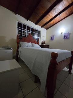 Sister Chris' vacation home - - 9