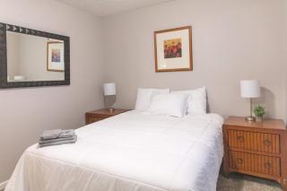 Mins to Park River Downtown Chapel Hill Charmer - Indianapolis - 9