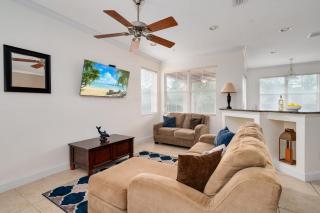 Covered Patio and balcony 6MI to Disney - 3