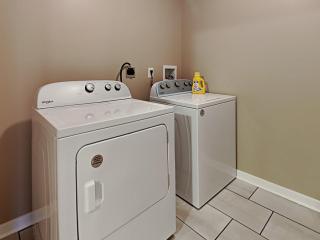 Mins to Downtown & Raceway Rookwood Retreat 1 - 4
