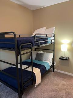 Mins to Downtown & Raceway Rookwood Retreat 2 - 3