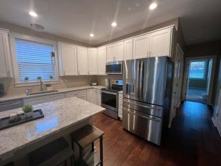 Mins to Downtown & Raceway Rookwood Retreat 2 - 6