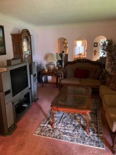 Beautiful, Cozy Stay in Oak Park, Queen Bedroom, Work Setup & Backyard Grill - Oak Park - 1