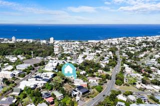 Luxe & Spacious Gem with Pool, Ocean Views, Snooker Table - Alexandra Headland - 8