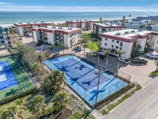 2BR 1st floor beachfront condo on Sanibel Island Sandalfoot 5A1 - Sanibel - 0