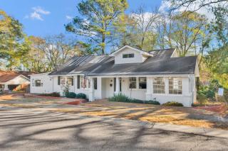 Ping-Pong & Huge Yard Central- Fayetteville Pearl - Fayetteville - 8