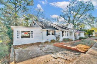 Ping-Pong & Huge Yard Central- Fayetteville Pearl - Fayetteville - 9