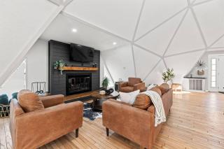Dome Manor 2 Game Rooms, Hot Tub & Pool! - Bedford - 1