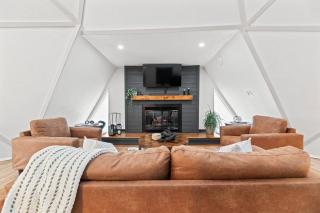 Dome Manor 2 Game Rooms, Hot Tub & Pool! - Bedford - 2