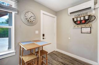 Vermijo Nook Walk to OCC Downtown w Fire Pit - 3