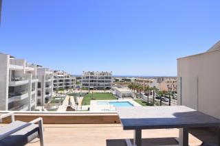 Elegante Ático con VISTAS al MAR !!! - 1