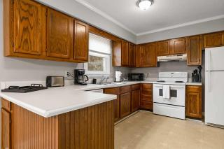 Near Parks Trails & Downtown Raleigh Retreat - 1