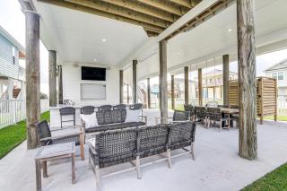 Walk to Beach Galveston Gem with Pool Access - Galveston - 9