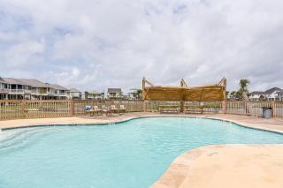 Walk to Beach Galveston Gem with Pool Access - Galveston - 8