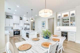 Walk to Beach Galveston Gem with Pool Access - Galveston - 4