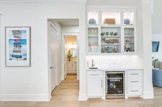 Walk to Beach Galveston Gem with Pool Access - Galveston - 3
