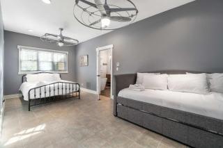 5 Minutes to Campbell - Clarksville Craftsman - 8