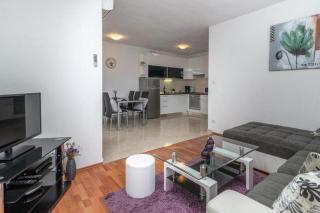 Apartments with swimming pools Seget Vranjica, Trogir - 24447 - Seget Donji - 1