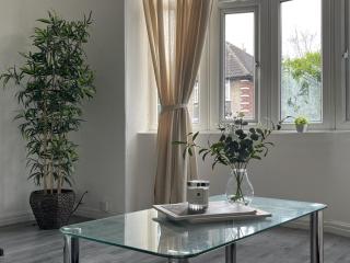 Home Near Headingley Stadium, Leeds - Headingley - 2
