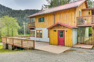 Salmon Return and Wildlife Roam Ketchikan Getaway! - Ketchikan - 0
