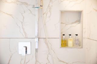 Are Ara - House of Pineapple - 7