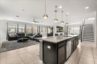 9 Bedrooms 65 Bathrooms Solara 1829Cv - 1