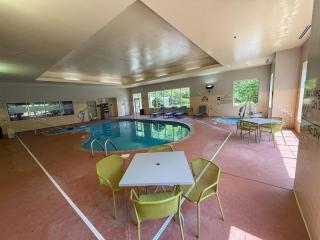 Hampton Inn & Suites Cashiers - Sapphire Valley - Sapphire - 2